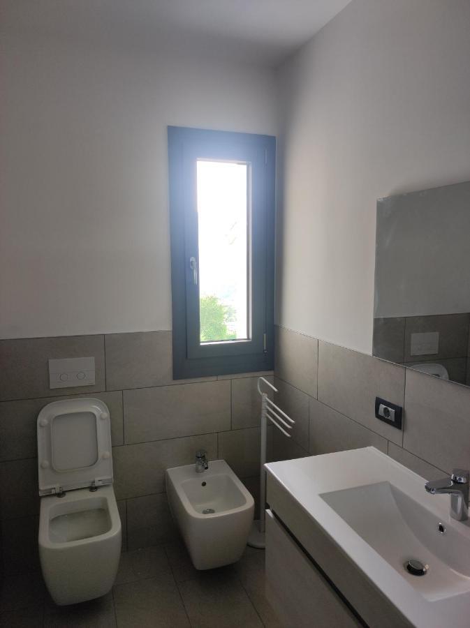 Luminoso Appartamento Vista Lago Solto Collina Εξωτερικό φωτογραφία