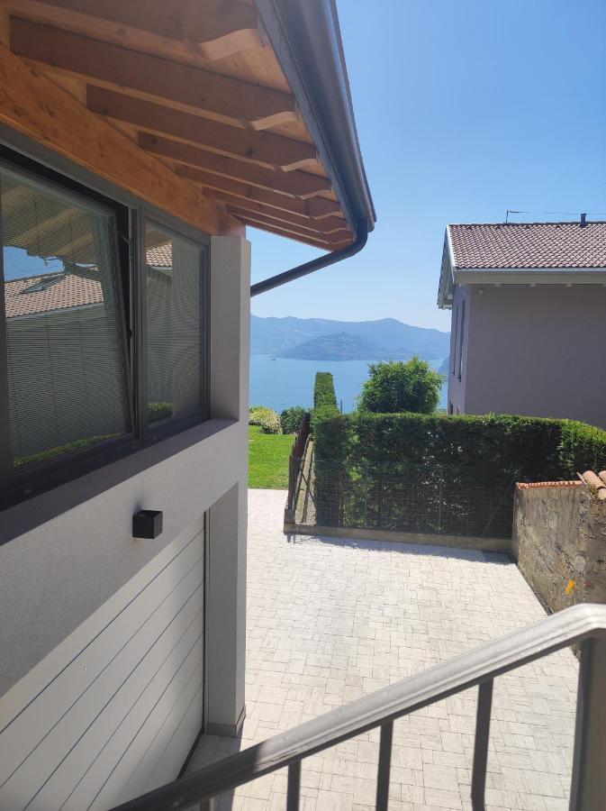 Luminoso Appartamento Vista Lago Solto Collina Εξωτερικό φωτογραφία