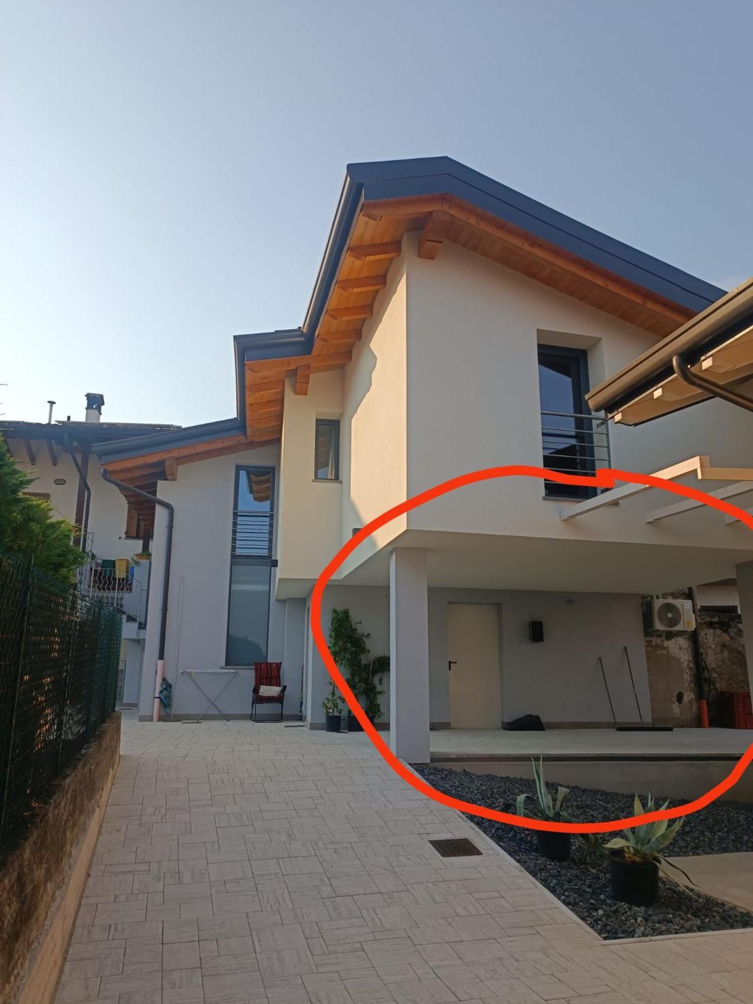 Luminoso Appartamento Vista Lago Solto Collina Εξωτερικό φωτογραφία