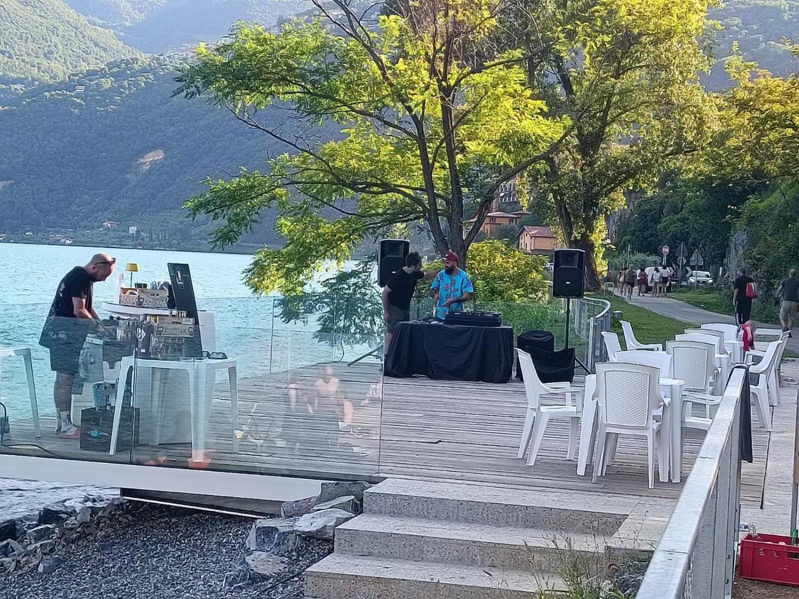 Luminoso Appartamento Vista Lago Solto Collina Εξωτερικό φωτογραφία