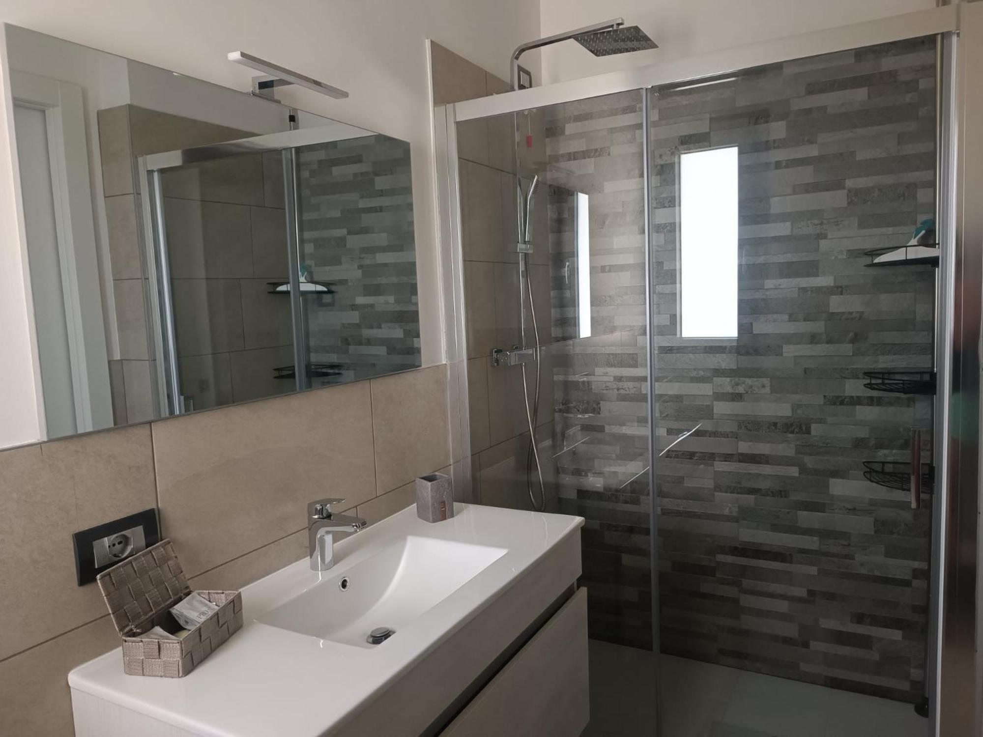 Luminoso Appartamento Vista Lago Solto Collina Δωμάτιο φωτογραφία
